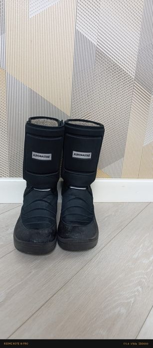 Продам детскую обувь