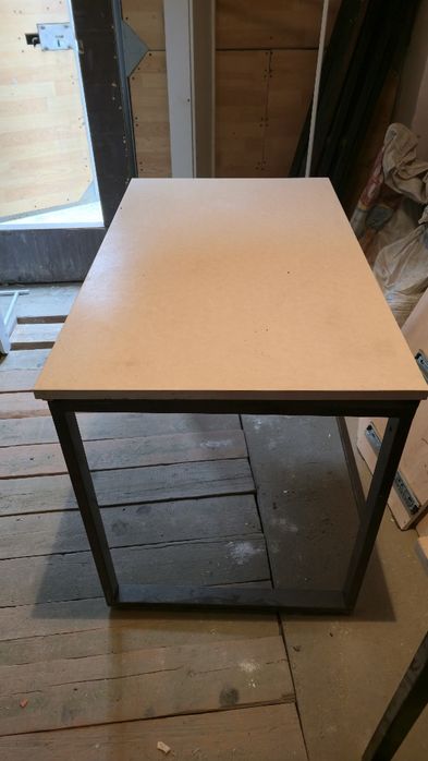 Продам стол для офиса или дома