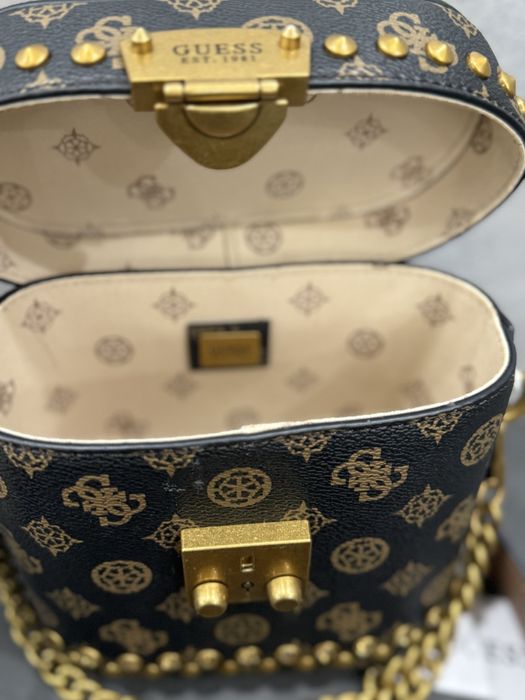 Чанта GUESS / яке