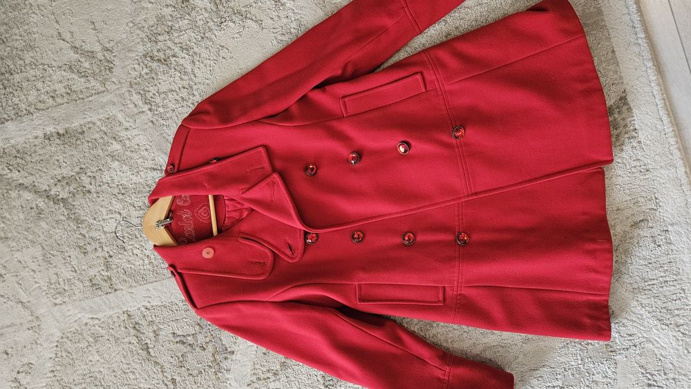 Продам красное кашемировое пальто