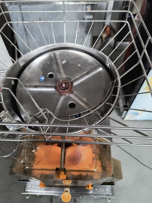 Професионална сокоизтисквачка