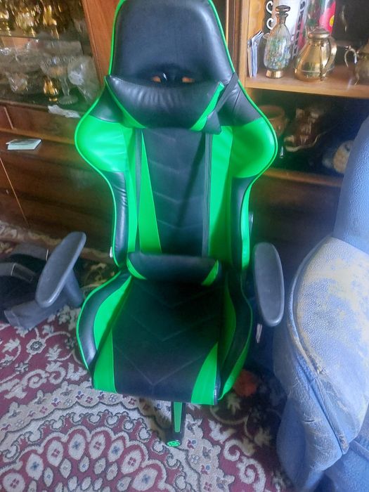 Продам игровое кресло
