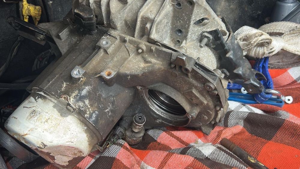 Рено Логан Коробка