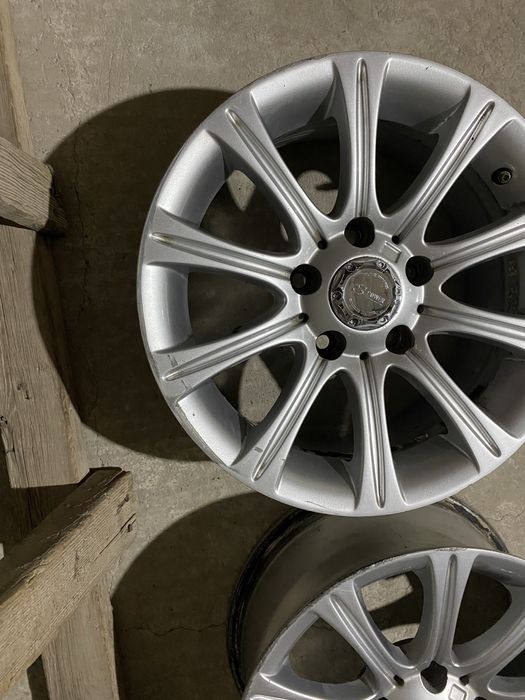 Продам диски на бмв или камри 30