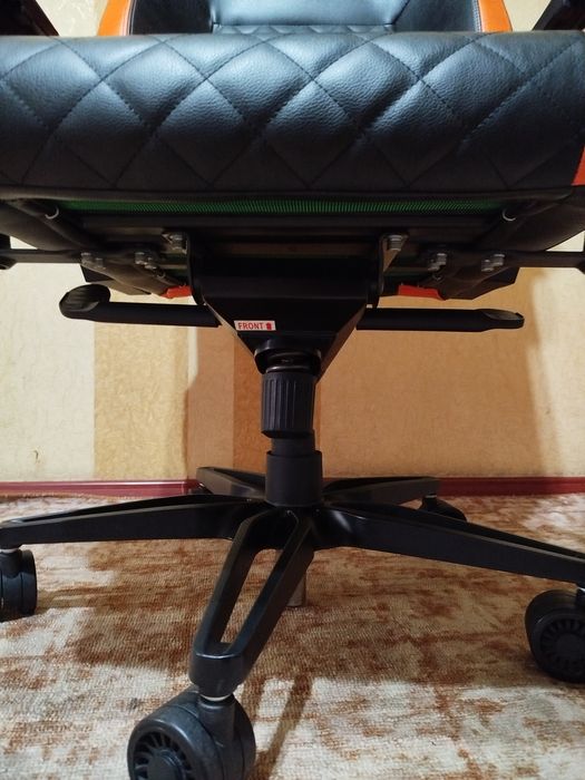 Igravoy kreslo Cougar Armour titan sotiladi