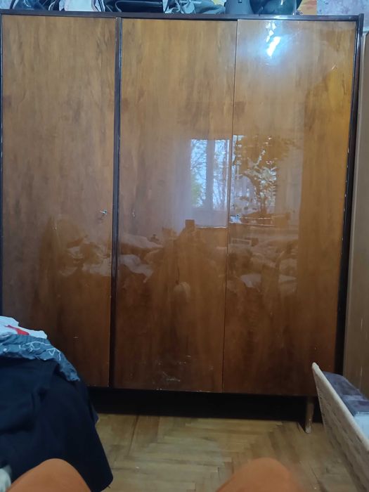 Шифоньер трехстворчатый б.у.