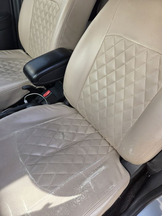 Продам авточехлы Nissan Tiida