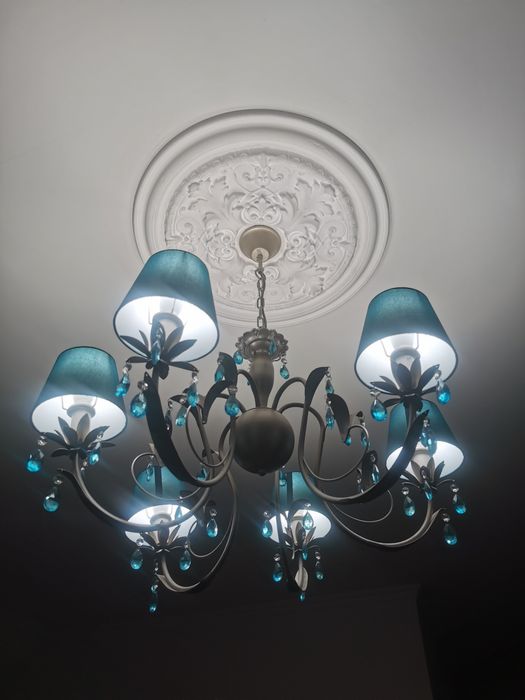 Продается люстра очень красивая