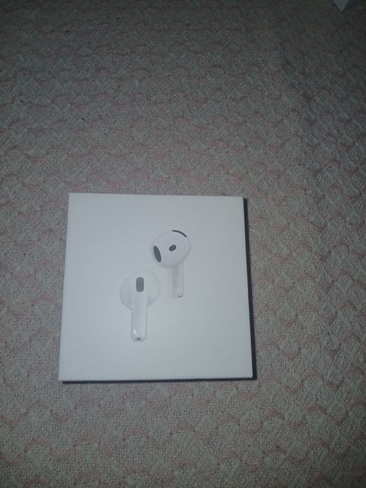 Airpods 4 with ANC
