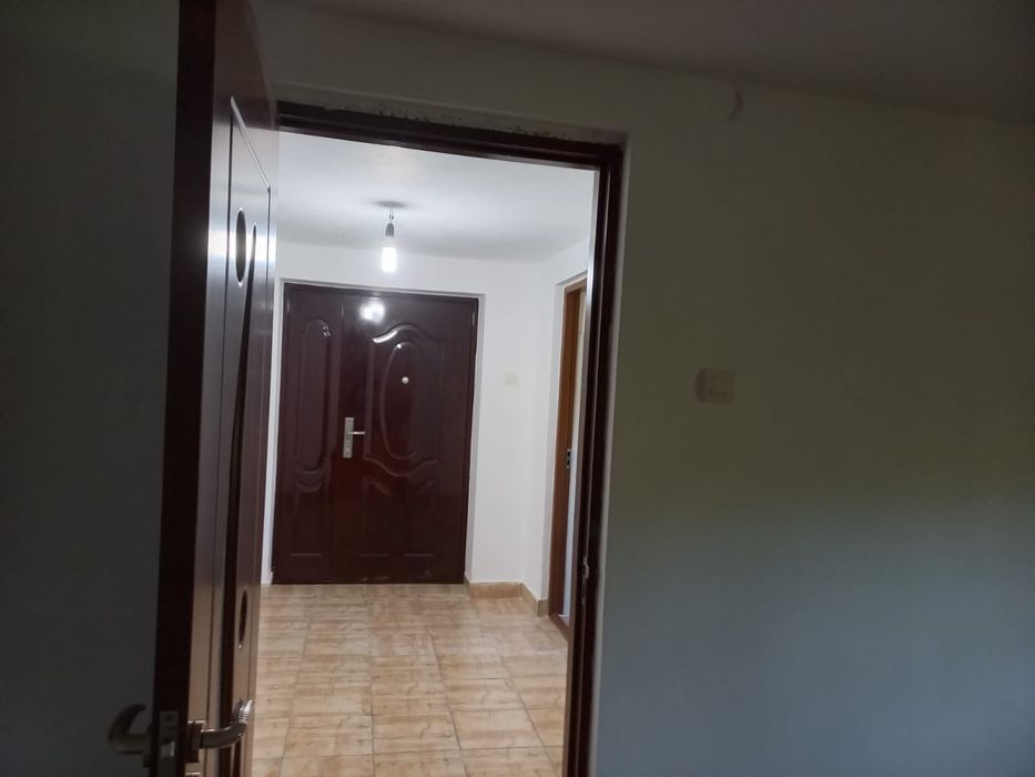 Vănd casă plus teren