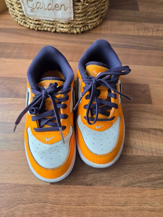 Adidasi NIKE Air Force 1, piele, m 27, stare f buna, cutie