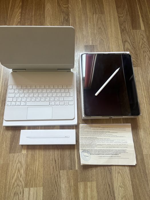 Ipad pro 12.9  256гб.  Pencil.  Keyboard