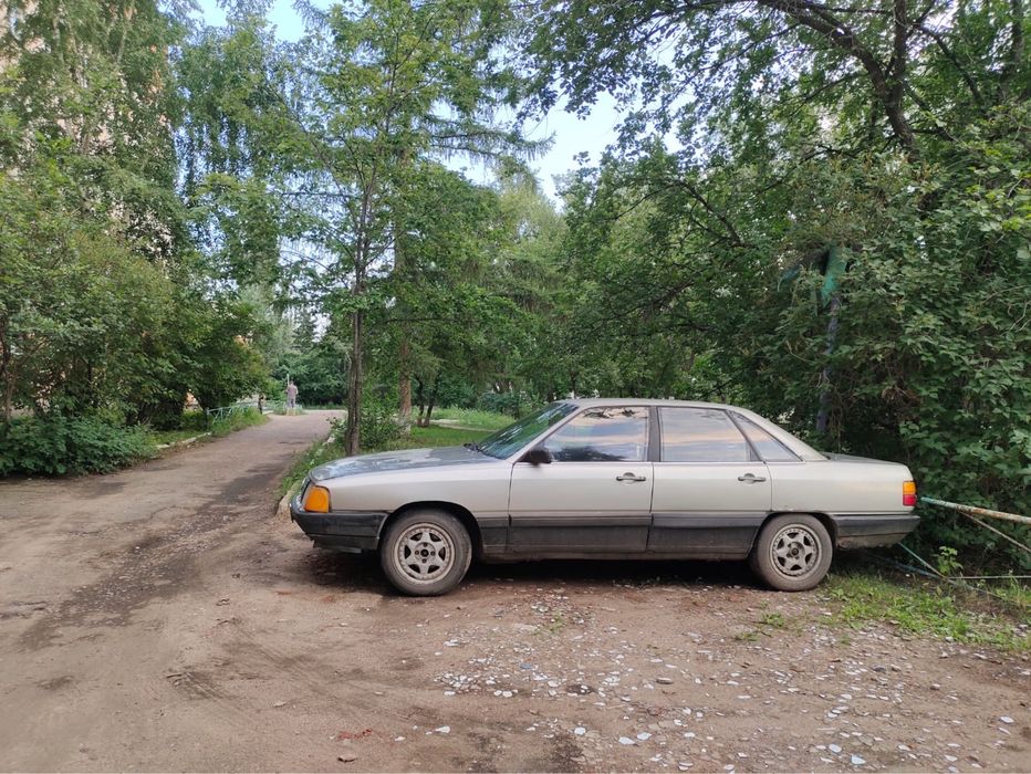 Продам ауди 100.