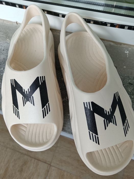 Sandale mărimea 40-41 noi