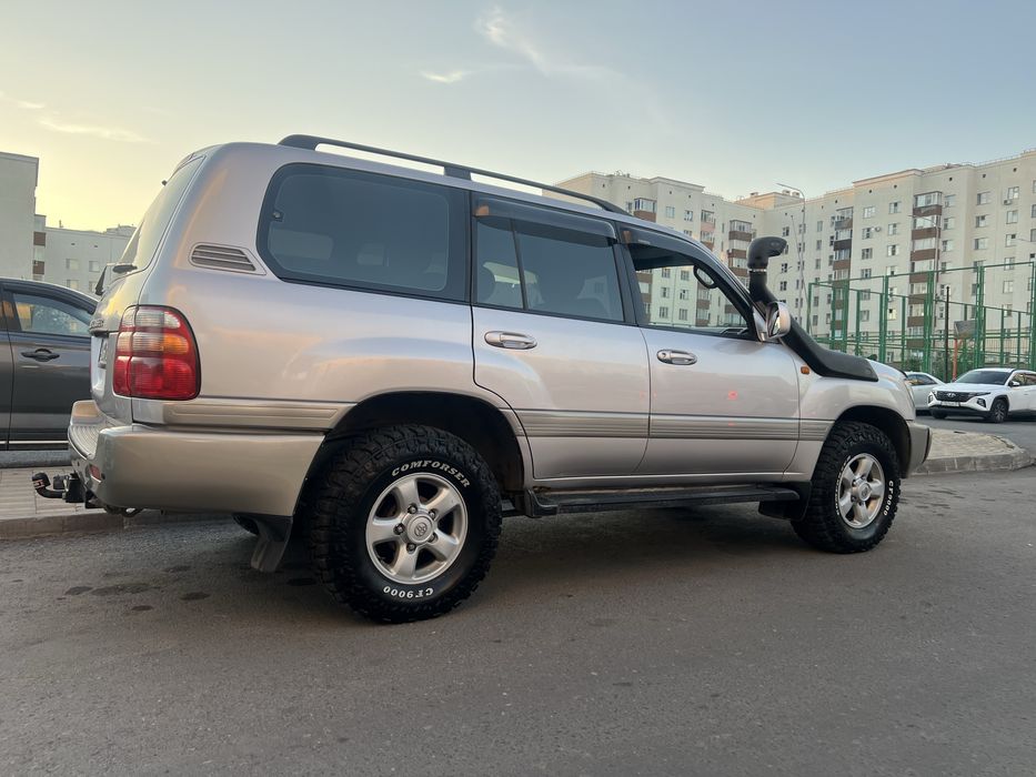 Toyota Land Cruiser 100