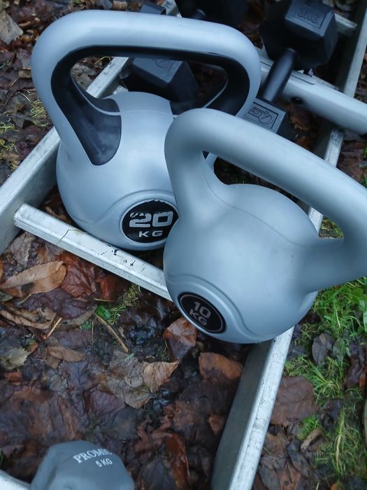 Фитнес уреди - лежанки и тежести