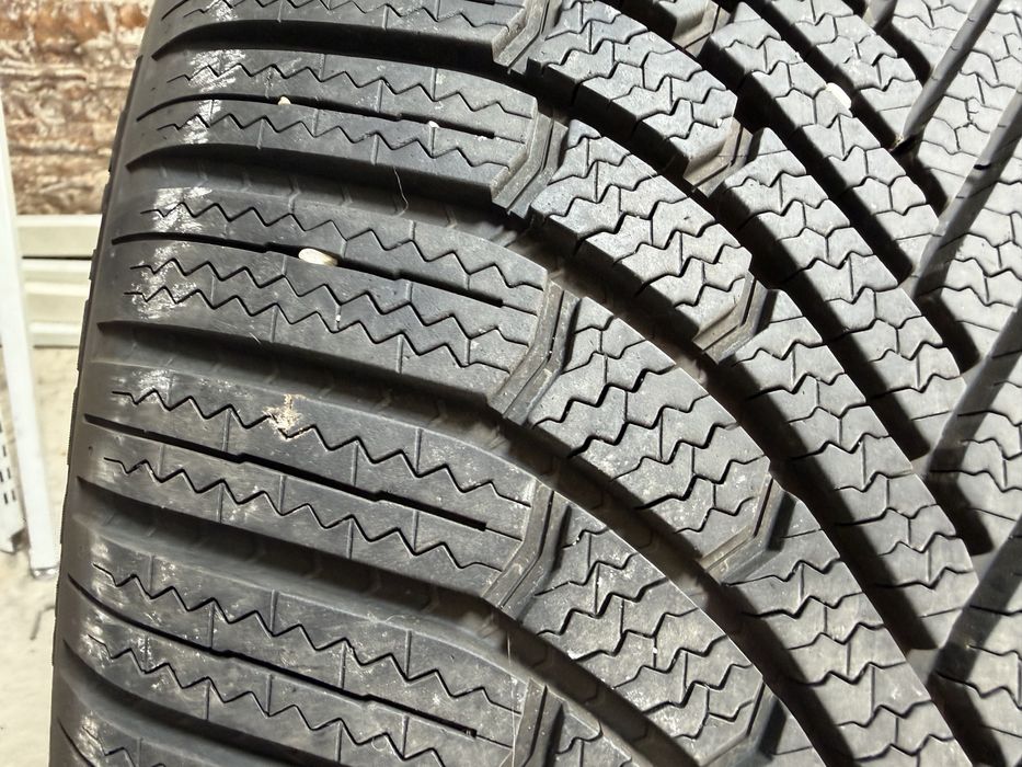 2 Anvelope Iarnă Bridgestone Blizzak 6 305/40 R20 112W XL – DOT 4025 – Aproape Noi