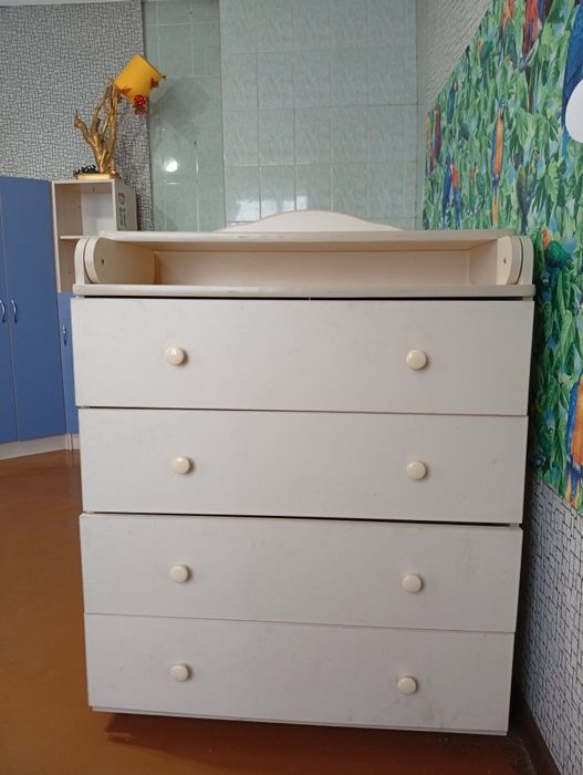 Детская мебель. Пеленальный комодик.