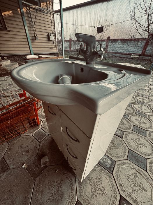 Продаю раковина со шкафом