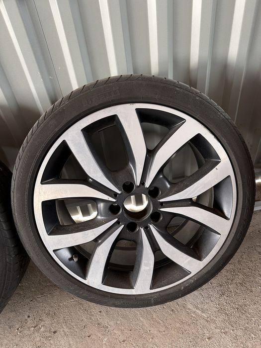 Roti  Mercedes Benz A class C class 18  225 40 18 pirelli