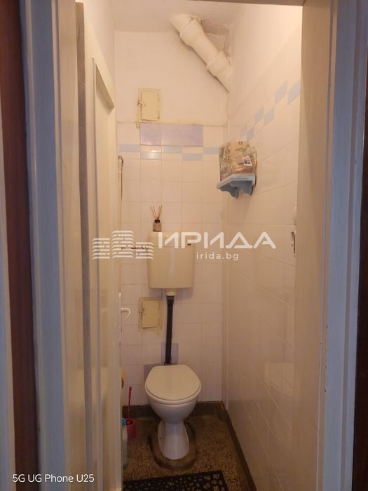 Продава тристаен апартамент в Центъра