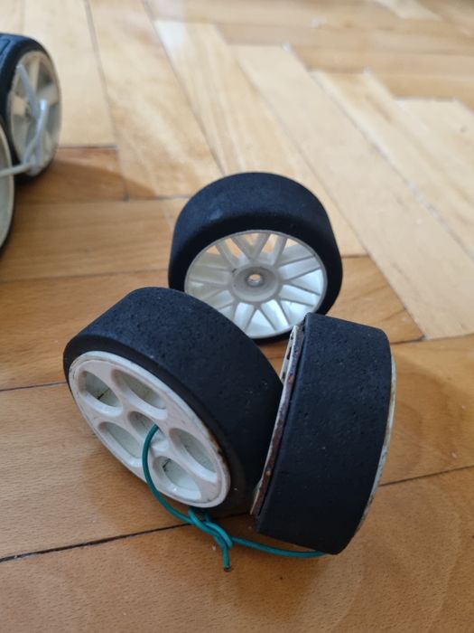 Гуми и джанти за 1. 10 rc onroad  rally  drift  slick
