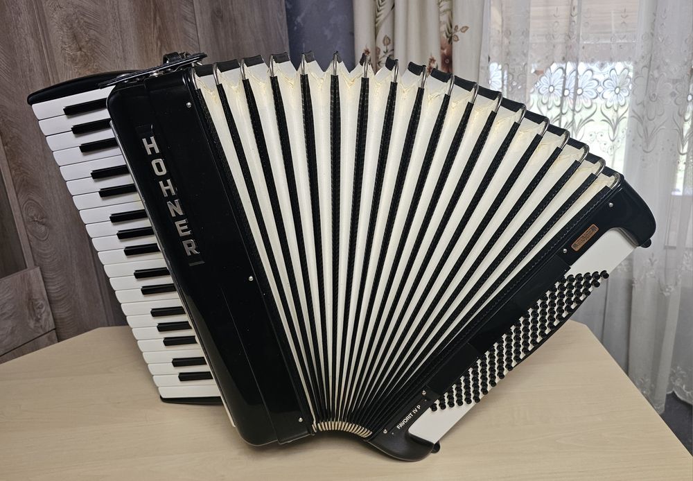 Hohner Favorit 4P 96 баса