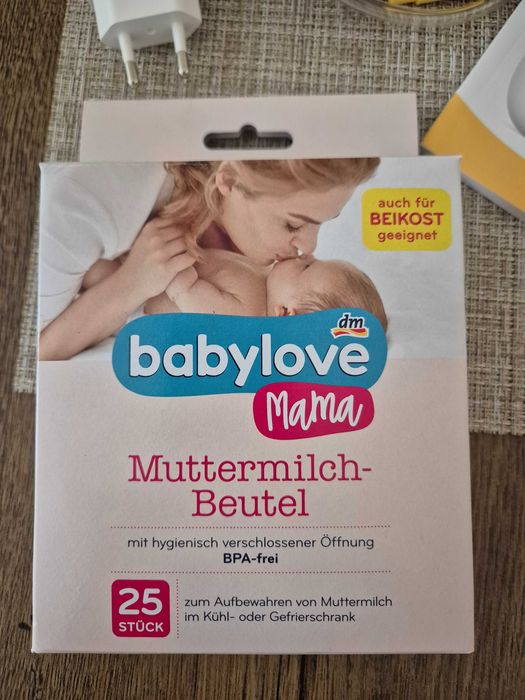 Електрическа помпа за кърма Medela Solo плюс подарък