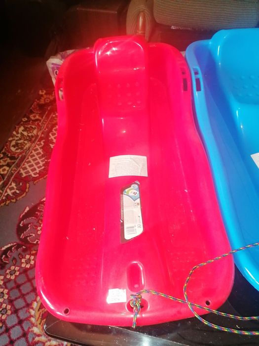 Пластмасови шейни  2бр.