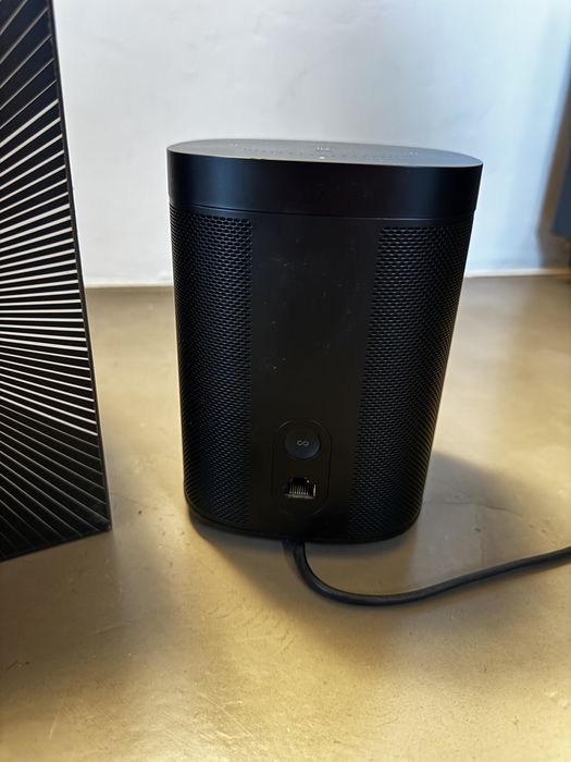 Boxă inteligentă Sonos One Black – Wi-Fi, AirPlay 2