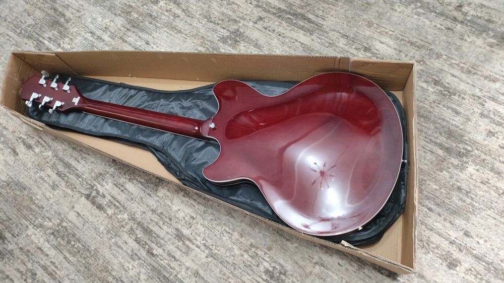 Новая эектро гитара Es 335