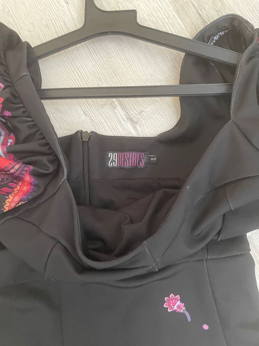 Вталени рокли 29desires