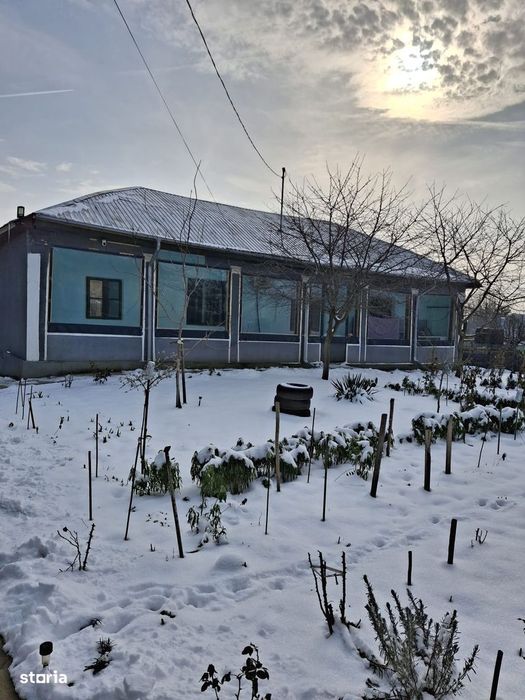 Casa de vanzare 3 camere, teren generos, comuna Traian