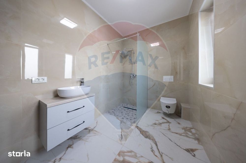 Constructie noua, intabulata, 2 terase, curte, Izvor!