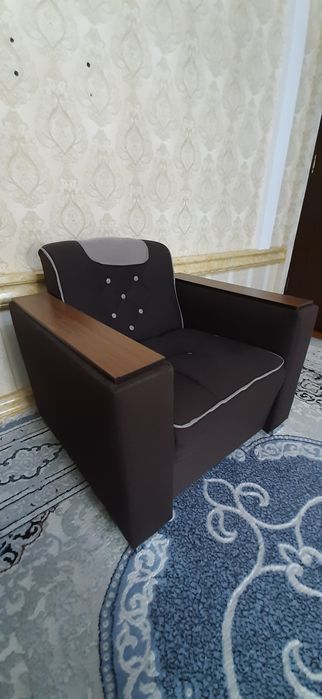 Divan kreslo sotiladi