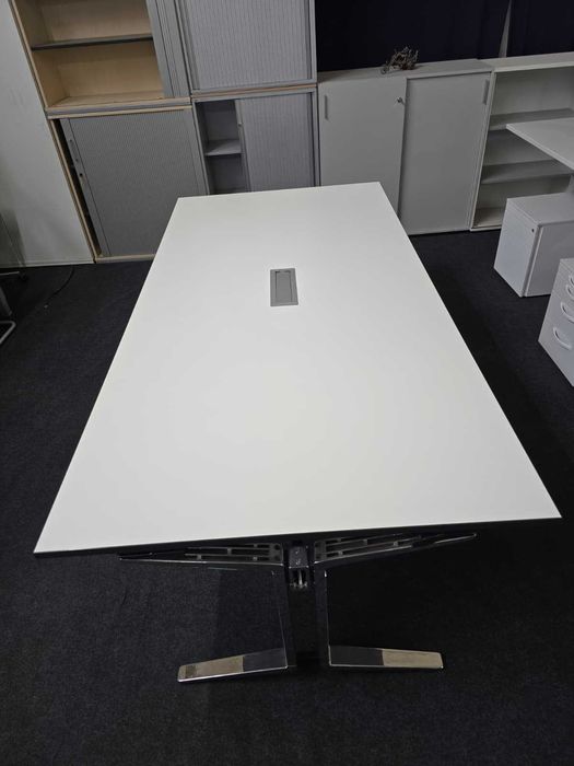 Masa conferinta 560 VS