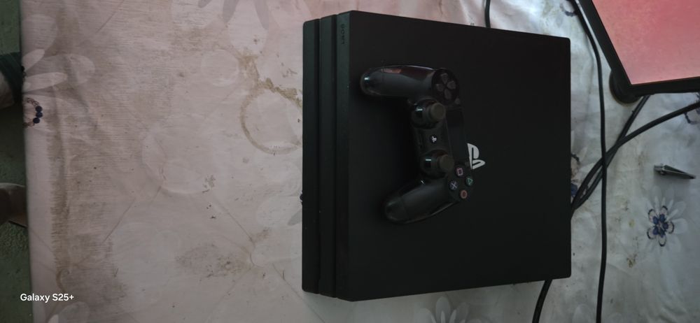 Sony PlayStation4 pro 1терабайт.