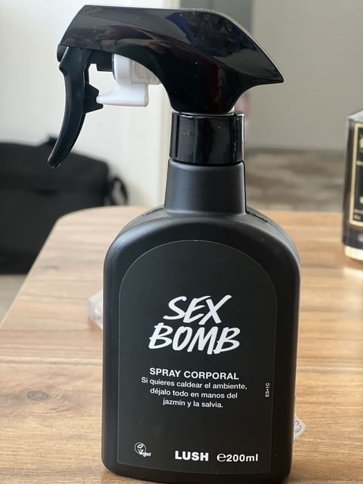 LUSH - Body spray  Sex Bomb