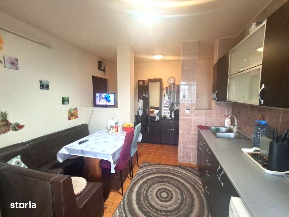 Muta-te Imediat! Apartament Luminos - cu 3 Camere - Craiovita
