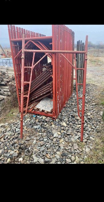 schela metalica și popi metalici de inchiriat