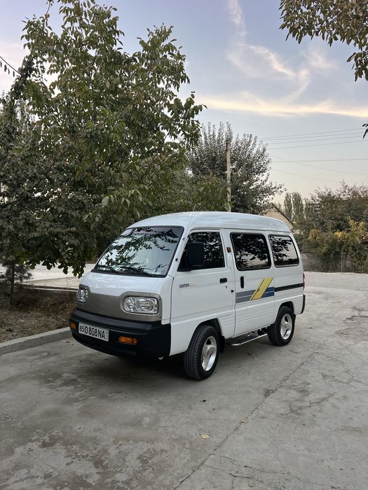 Damas 2025-yil yangiday turibdi