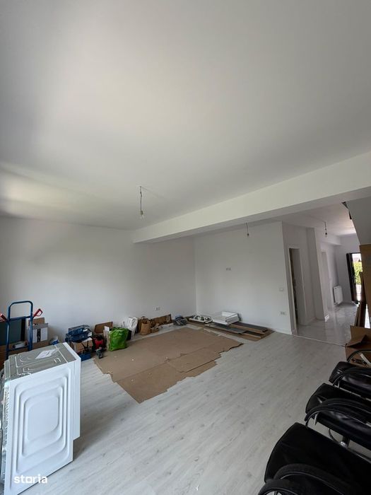 Casă de închiriat 4 camere  și mansardă bragadiru