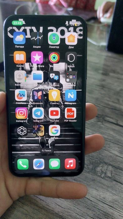Iphone 11 pro koropka dakument bor holati  ideal fs id ishlaydi
