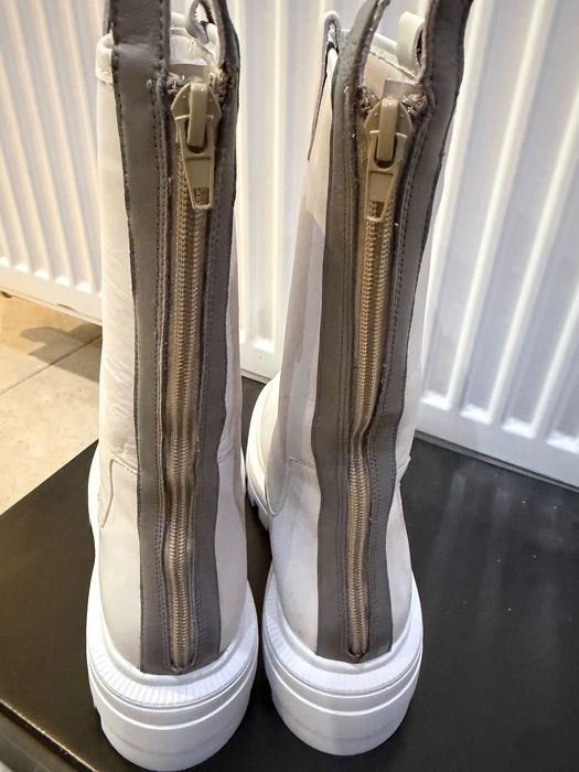 Чисто нови боти естествена кожа