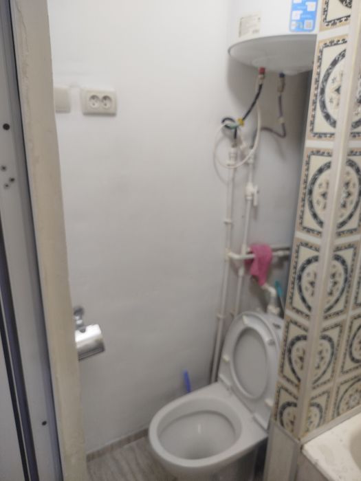 Сдаёт 1 ком кв 4 этаже Супер БАМ 1млн 800 тысяча сум