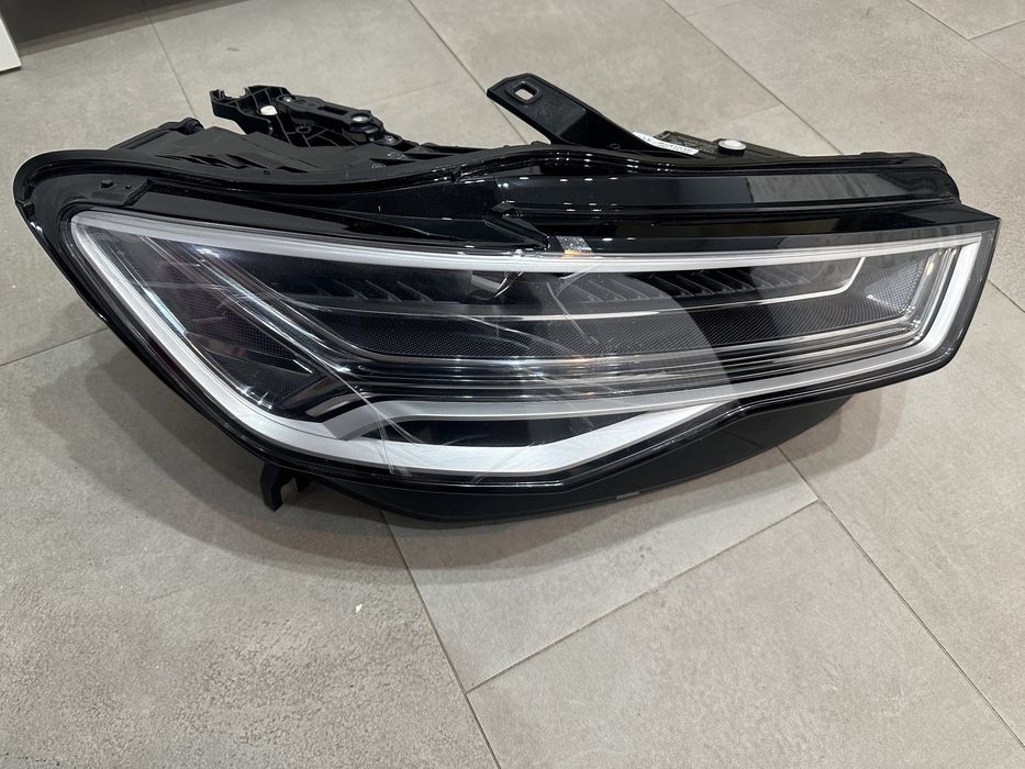 Far dreapta original Audi A6 C7 matrix NOU