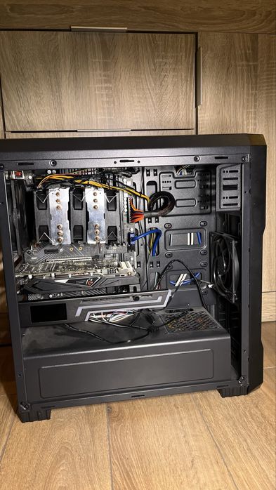 Конфигурация компютър плюс монитор