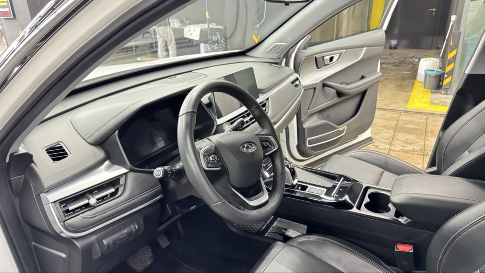 Chery Tiggo 7 pro premium oq qora tomlisi juda noyab uchraydigani