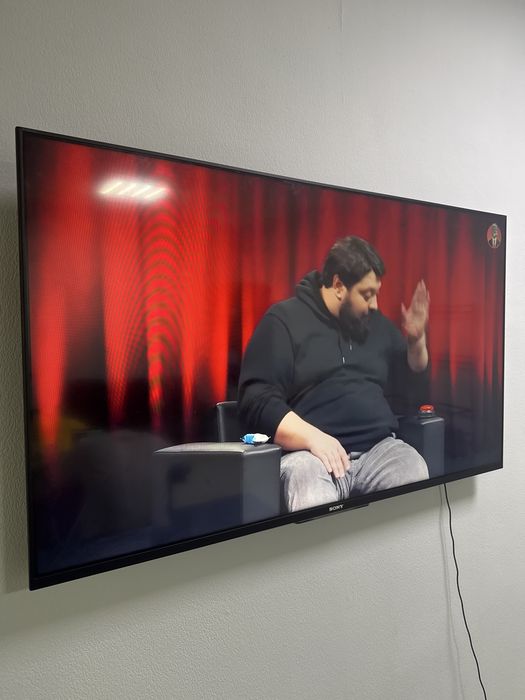 Продаем телевизор Sony 140 см смарт