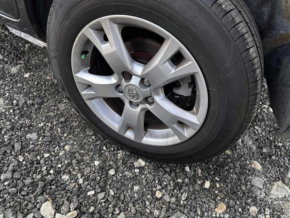 Продава се на части: Toyota RAV4 2.2 D-4D 2011